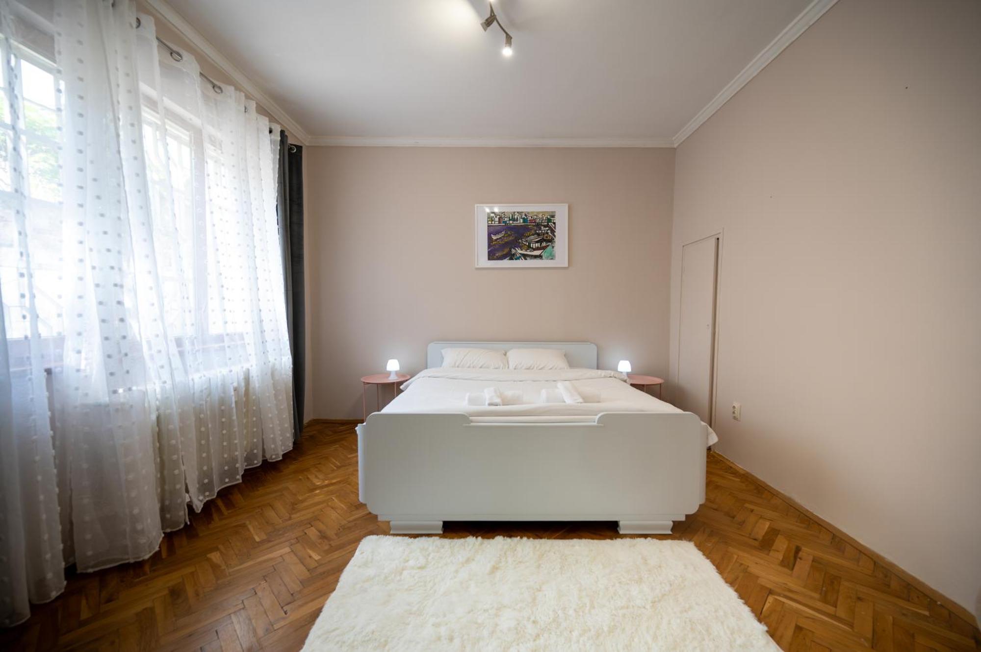 Beautiful Two-Bedroom Apartment In City Center Sofia Exterior photo